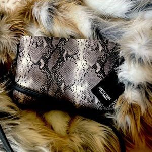 NWT Simply Vera Wang snake print crossbody